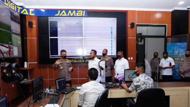 Titik Api Ditemukan di Sungai Aur, Kapolda Datangi Ruang Aplikasi Asap Digital