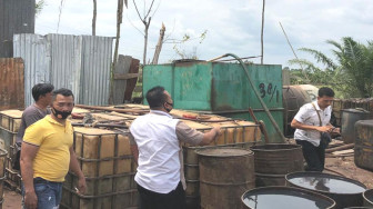 Ngeriii... Puluhan Ribu Ton Minyak Oplosan Siap Diedarkan di Jambi