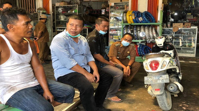 Rencana Lebarkan Jalan, Bupati Romi Temui Warga Rasau