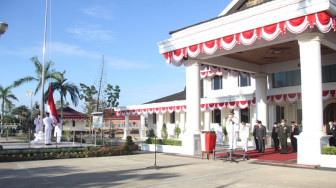 Bupati Tanjabbar Pimpin Upacara HUT ke-75 Kemerdekaan RI