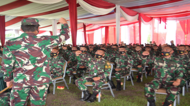 Kunjungi Yonif Raider 142/KJ, Ini Pesan Pangdam II/Swj