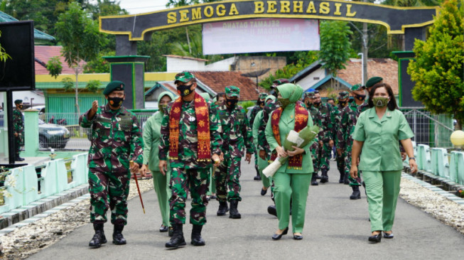 Pangdam II/Sriwijaya Kunjungi Kompi Senapan B Yonif Raider 142/KJ