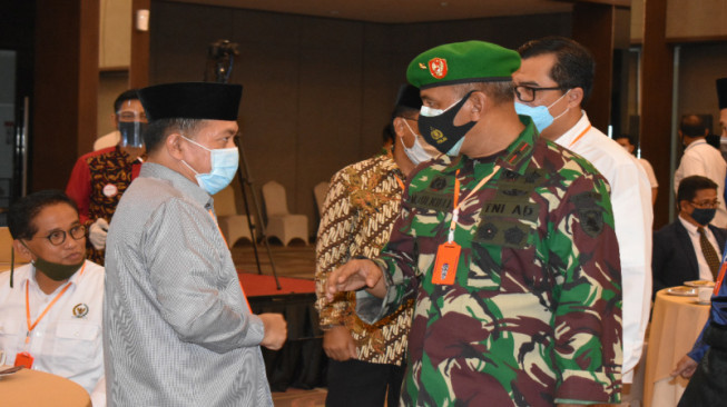 Danrem Gapu Hadiri Penandatanganan Pakta Integritas dan Gakkum Penerapan Prokes Pilkada Serentak 2020 di Provinsi Jambi