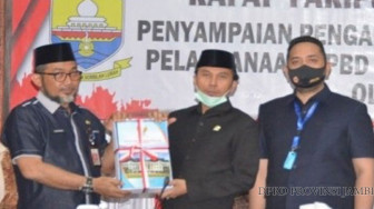 DPRD Provinsi Jambi Terima Nota Pengantar Ranperda Pertangungjawaban APBD Provinsi Jambi