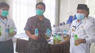 Al Haris Boyong Daun Sungkai ke Peneliti Unja, Hasilnya Bisa Percepat Penyembuhan Covid-19