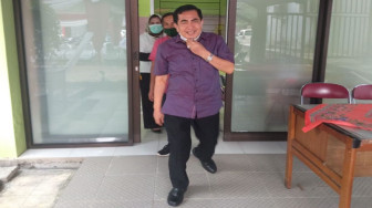 AJB Ikut Uji Swab, Beredar Isu Tetap Maju Pilgub
