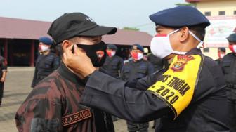 Brimob dan KBPPP Gelar Baksos dan Penyemprotan Disinfektan 