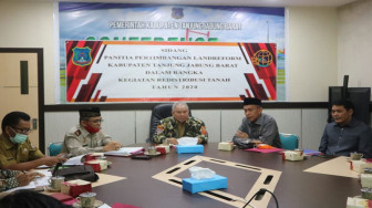 Safrial Pimpin Sidang Panitia Pertimbangan Landreform Program Redistribusi Tanah