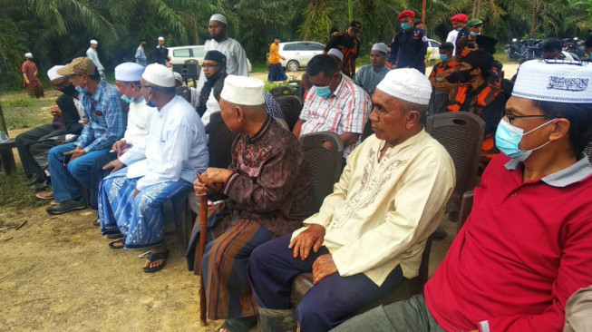 Sesepuh Jawa H Muhammad Nur Dukung Penuh UAS - Hairan