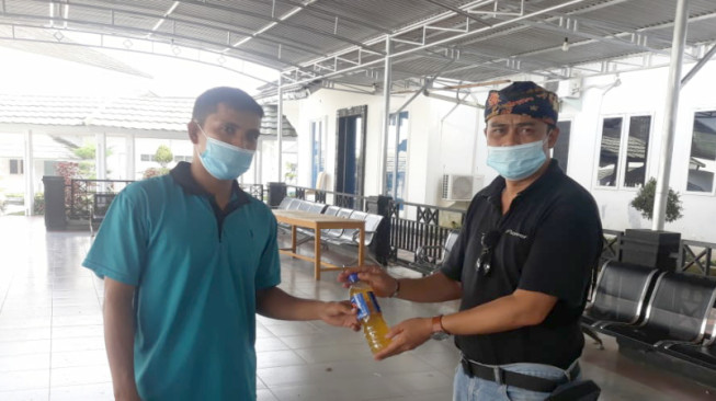 Dengar Masnah Positif Corona, Al Haris Langsung Kirim Ramuan Daun Sungkai