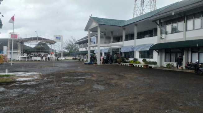 Kerusuhan Terus Terjadi, RRI Jadi Sasaran Gas Air Mata