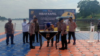 Polda Jambi Terima Hibah Tiga Speedboat dari PT. Pratiwi Putri Sulung dan PT. Yosindo Jayaraya