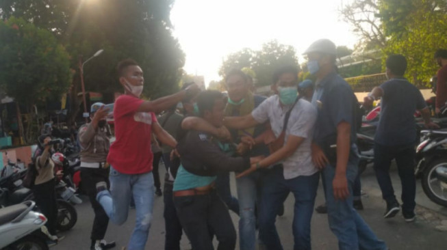 Aksi Demonstrasi Kembali Ricuh, Polisi Amankan para Provokator Aksi