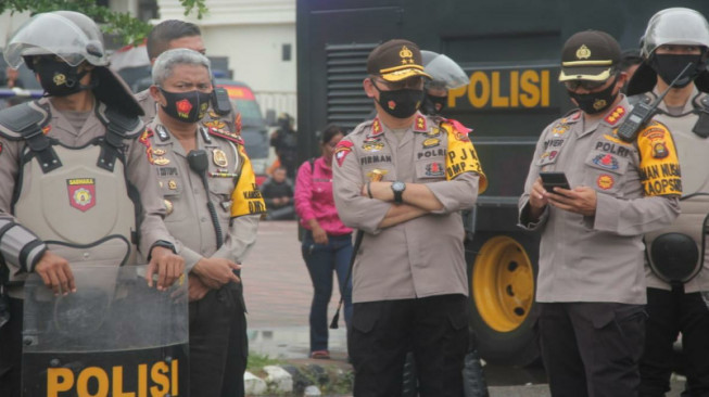 Kapolda Jambi Pimpin Pengamanan Aksi Unjuk Rasa Tolak UU Omnibus Law