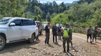 Danrem 042 Gapu Tinjau Pembangunan Jalan Desa Sungai Keradak