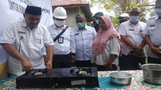 Plt Bupati Sarolangun Uji Coba Penyalaan Kompor Jargas