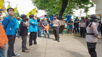 Tolak Omnibuslaw, Massa Aksi di Tugu Keris