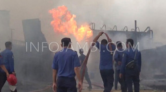 Gudang Minyak Terbakar, Diduga Penampungan Minyak Ilegal