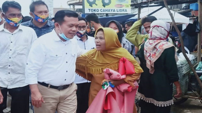 Blusukan ke Pasar Simpang Sungai Rengas, Al Haris Bicara Revitalisasi Pasar di Jambi