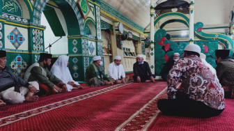 Al Haris Subuh Berjamaah di Masjid Tertua di Sungai Penuh
