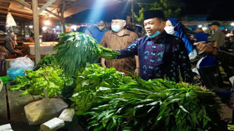 Tengah Malam Haris Blusukan ke Pasar Induk Talang Gulo