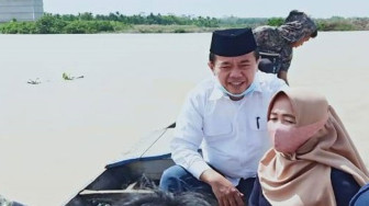 Hesti Haris Nonton Debat Cagub Jambi dari Rumah