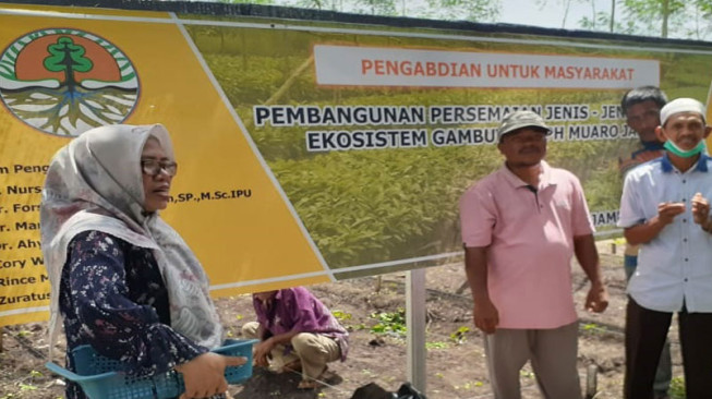Pembangunan Persemaian Jenis-jenis Pohon Ekosistem Gambut di KPH Muaro Jambi