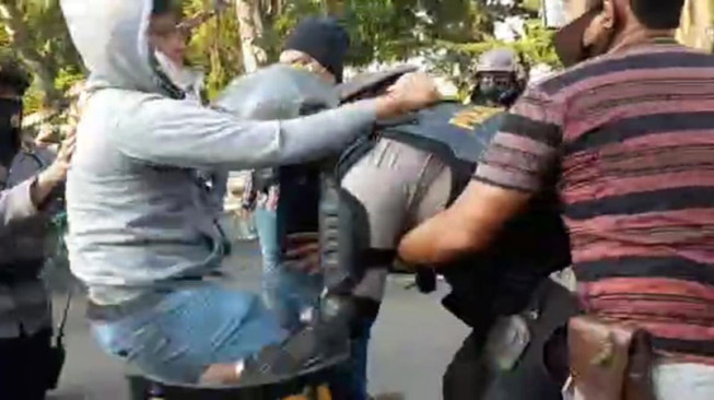 Viral Polisi Saling Pukul, Ini Kata Kapolda Jambi