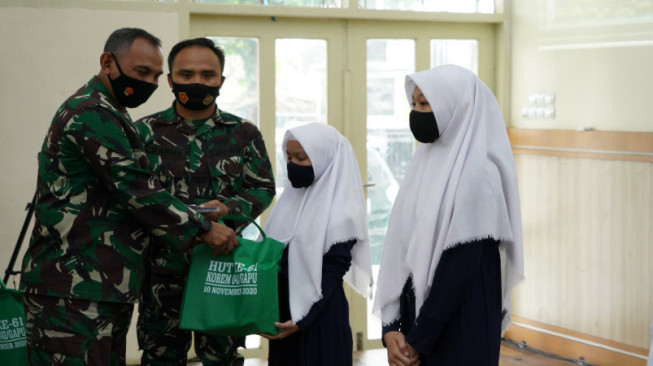HUT ke-61, Korem 042/Gapu Berikan Santunan Pada Anak Yatim