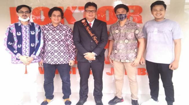 Direktur Media Center FU-SN Rih Gelar Doktor dari Universitas Jambi