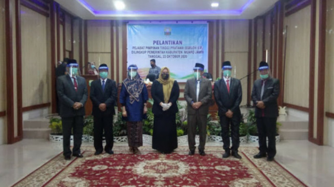 18 Pejabat Eselon Dua Muaro Jambi Resmi Dilantik, Ini Nama dan Hasil Rotasinya.