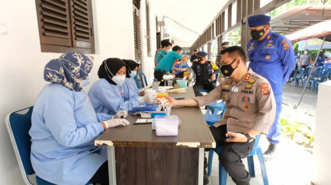 Donor Darah HUT ke-70 Polairud, Kapolda Jambi : Setetes Darah Demi Kemanusiaan 