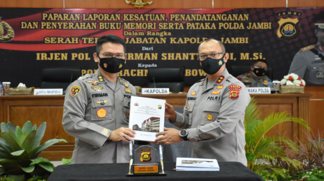 Dua Irjen Polisi Bertemu di Mapolda Jambi