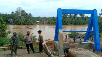 Puluhan Rumah dan Jembatan Putus di Pamenang