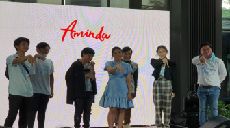 Digarap Yovie Widianto, Lagu 'Dua Centang Biru' Jadi Single Perdana Aminda