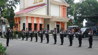 Tiba di Polda Jambi, Rombongan Komisi III Disambut Pasukan Jarmat