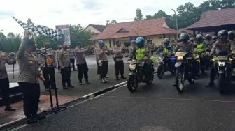 Kapolda Jambi Berangkatkan Personel Bansos Satbrimob Polda Jambi
