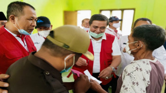 Rela Susuri Sungai Batanghari, HBA Salurkan Sembako dan Bedah Rumah