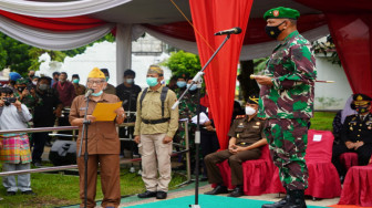 Danrem 042/Gapu Pimpin Upacara Peringatan Pertempuran Simpang Tiga Sipin Jambi