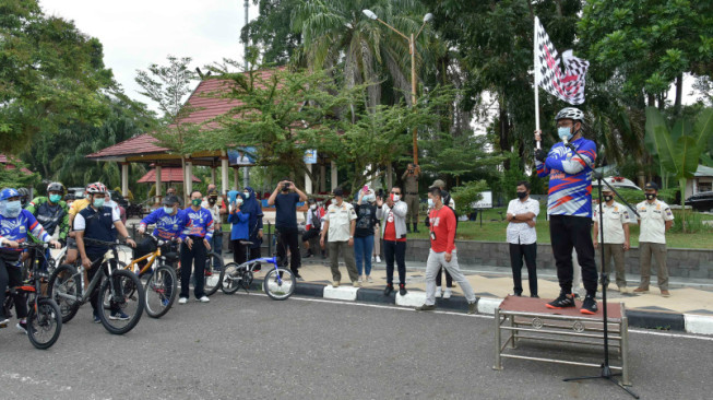 Sekda Lepas Gowes Virtual HUT ke-64 Provinsi Jambi