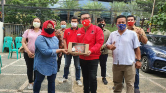 Peduli Pandemi Covid-19, Anggota DPR Salurkan 2000 Sembako