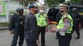 Brimob Polda Jambi Kawal Distribusi Vaksin Sinovac ke Kabupaten/Kota