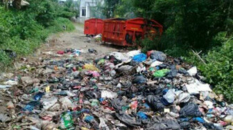 Sampah Menumpuk di Sumurjauh, Kadis LH dan Warga Saling Tuding