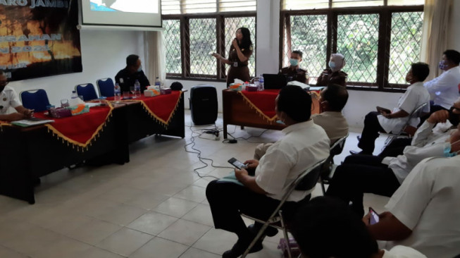 Kejari Muaro Jambi Sosialisai Pencegahan Karhutla Tahun 2021 di Sungai Gelam