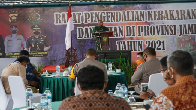 Danrem 042/Gapu Minta Perusahaan Tegas dalam Penanganan Karhutla