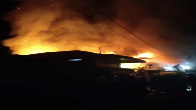 Satu unit Rumah Permanen Milik Adrizal di Desa Tanjung Harapan Cupak Ludes Terbakar