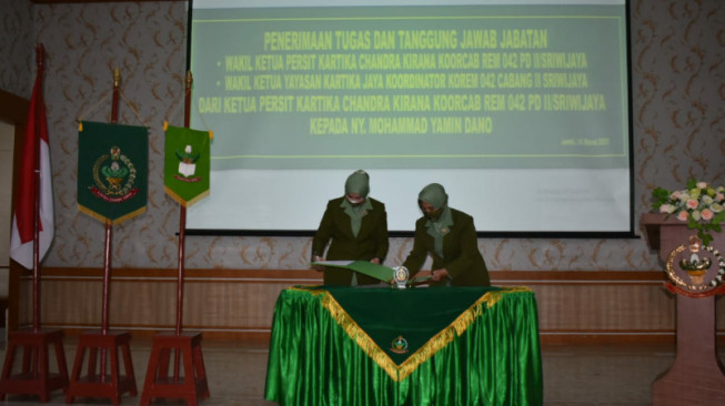 Penyerahan Tugas dan Tanggung Jawab Wakil Ketua Persit KCK Koorcab Rem 042 PD II/ Sriwijaya