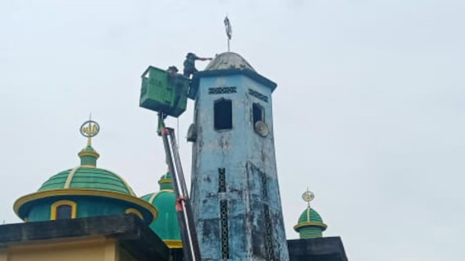Menara Masjid Baitul Muttaqin Akan Dicat