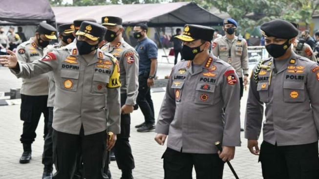 Kapolri Tinjau Pelaksanaan Vaksinasi Covid-19 Tahap II Polda Jawa Barat
