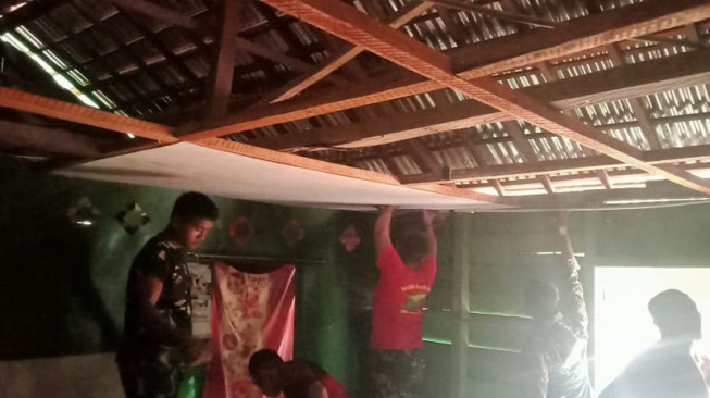 Bedah Rumah TMMD 110 Kodim Batanghari Sempat Terkendala Hujan